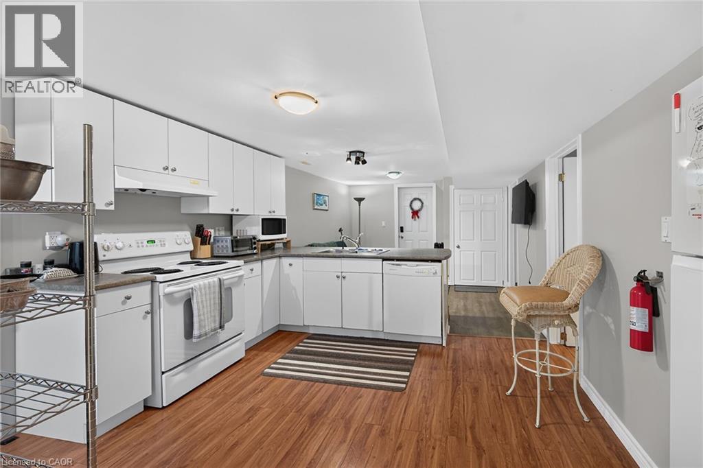 27 AINSLIE Avenue - 27