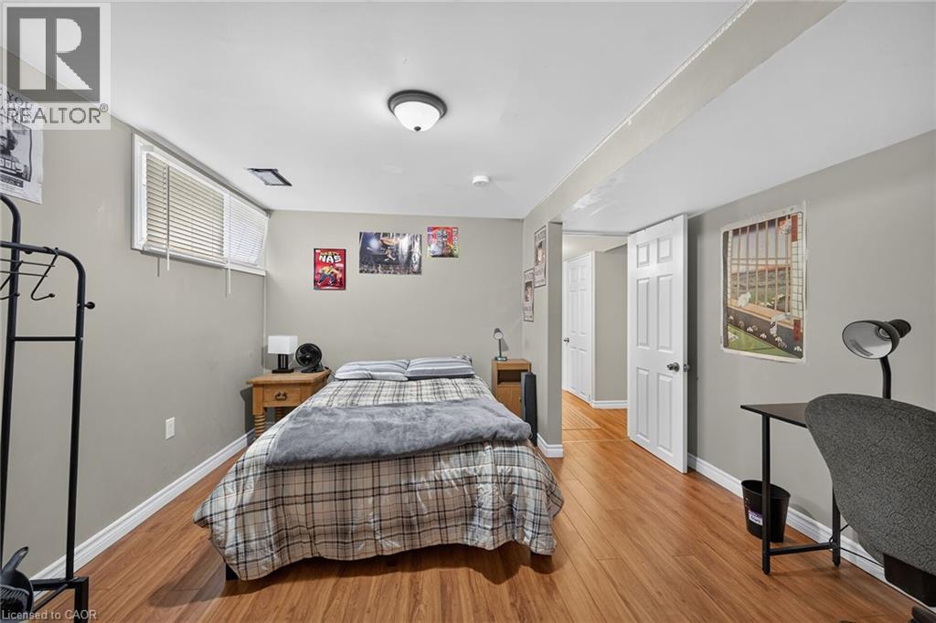 27 AINSLIE Avenue - Image 38