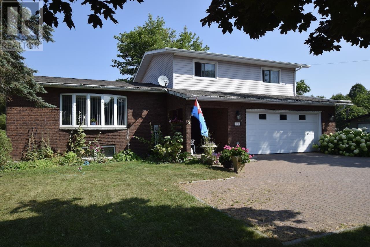 161 Leacock ST - 1