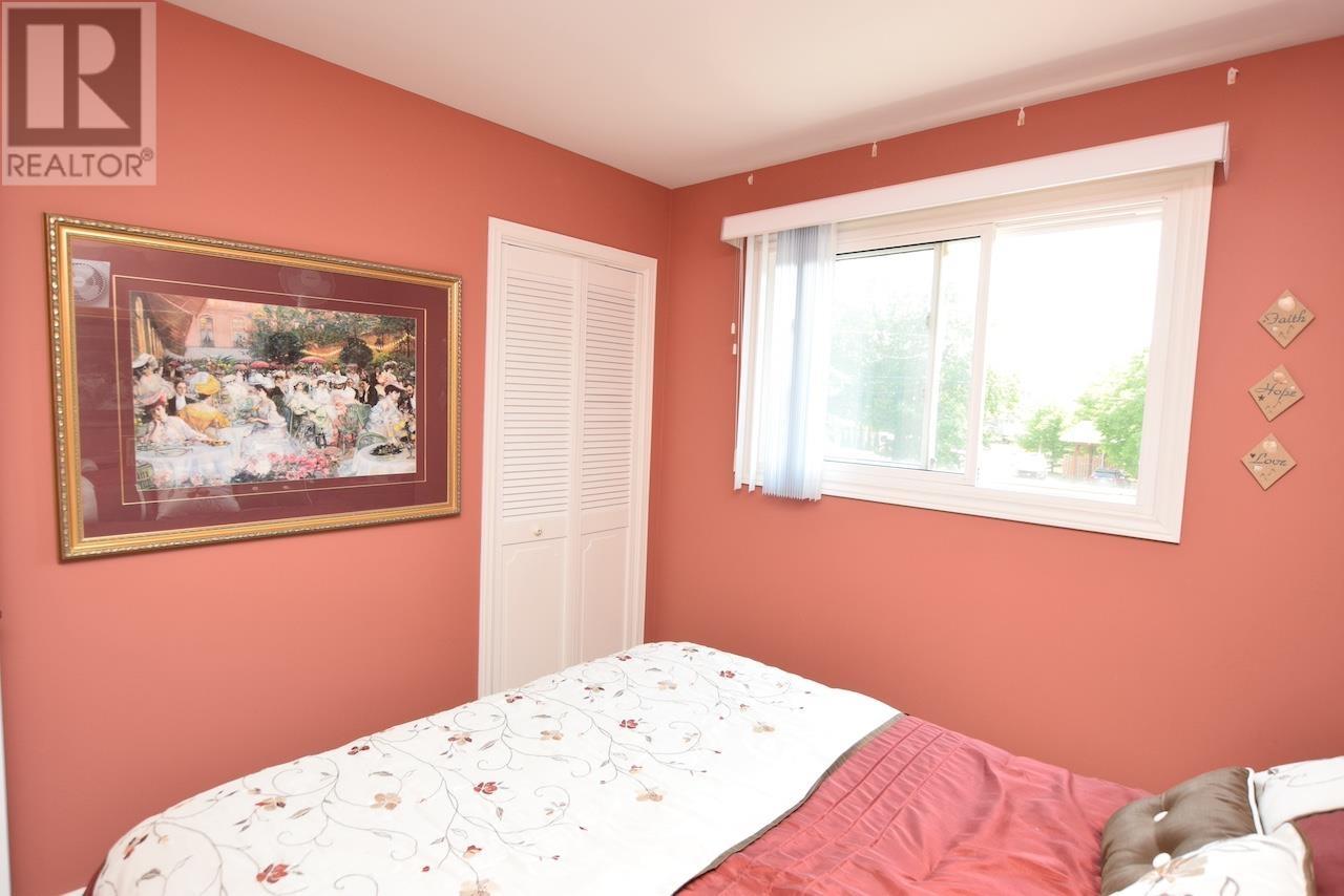161 Leacock ST - 20