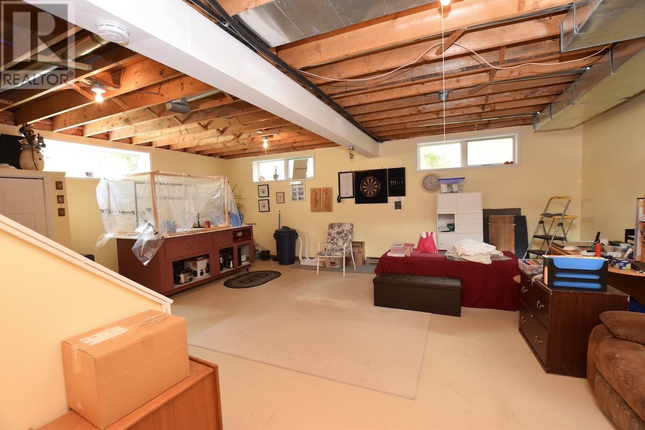 161 Leacock ST - 24