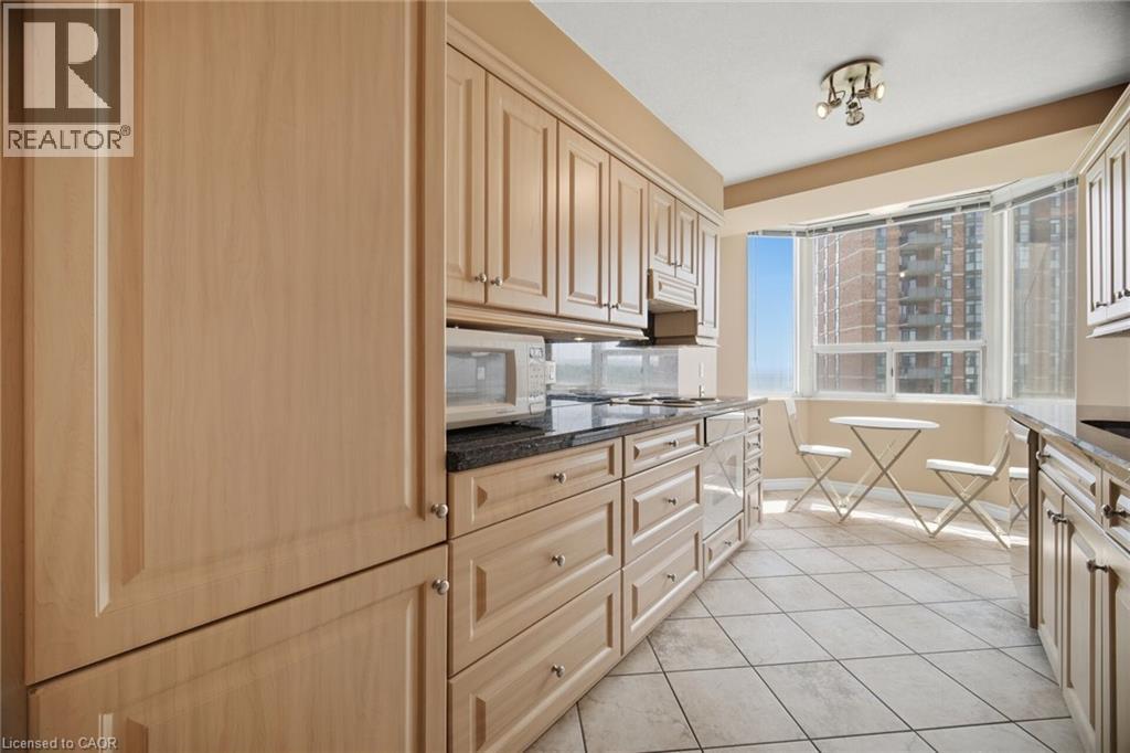 #1104 5280 LAKESHORE Road - 16