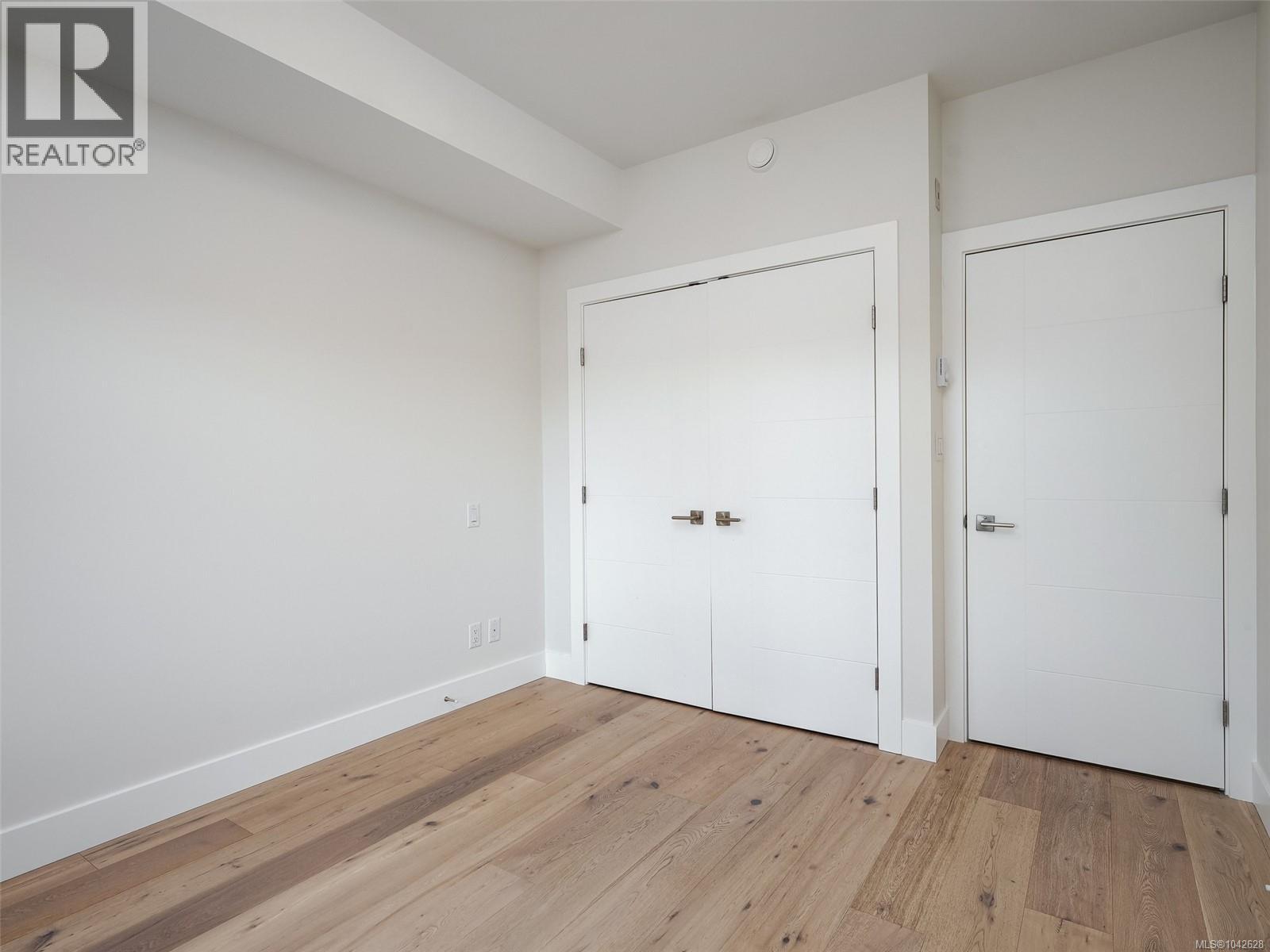 #203 7098 Wallace Dr - 14