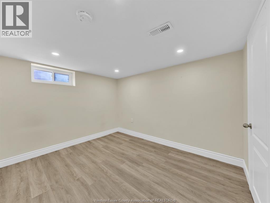 3551 DOMINION BOULEVARD - 34