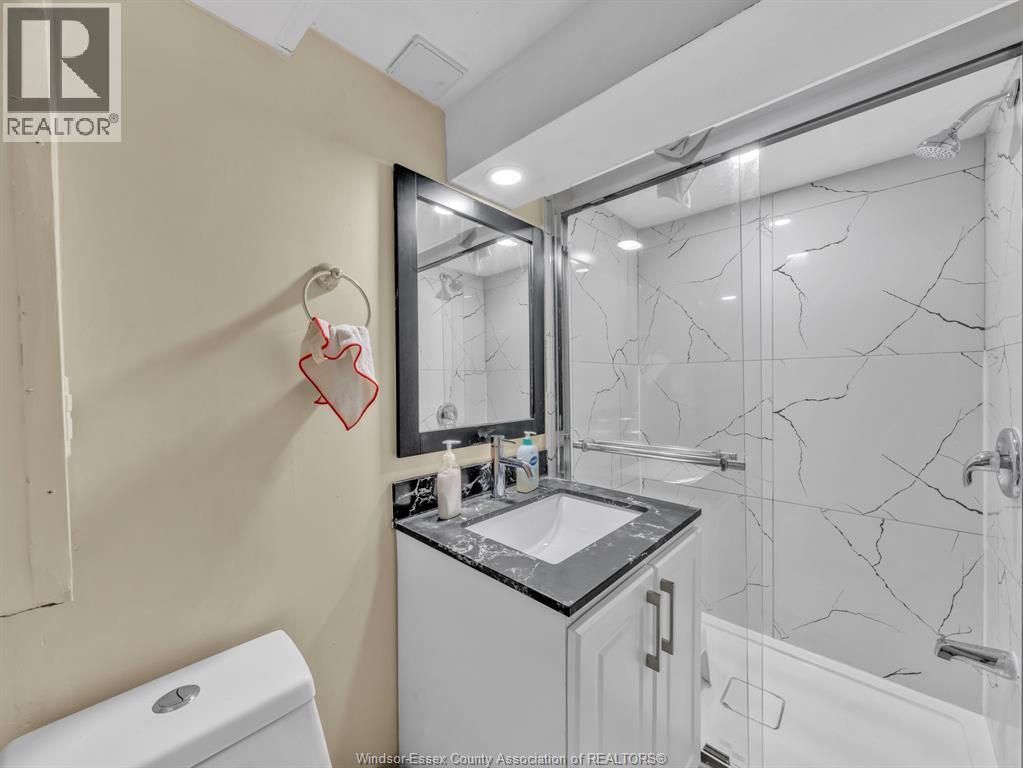 3551 DOMINION BOULEVARD - 35