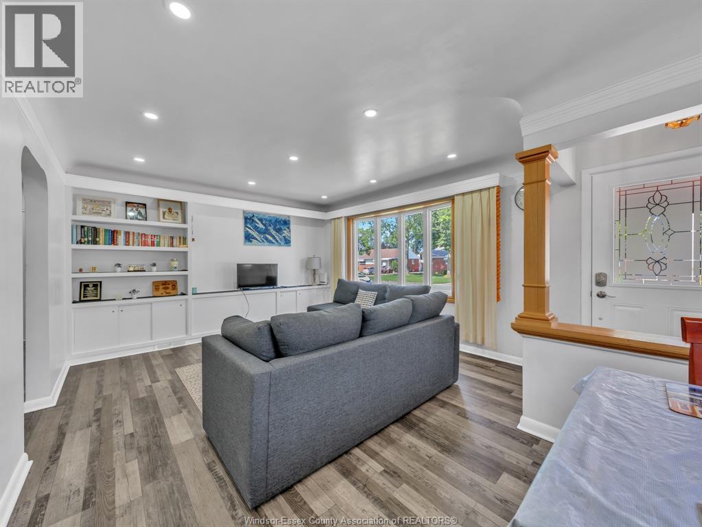 3551 DOMINION BOULEVARD - 6
