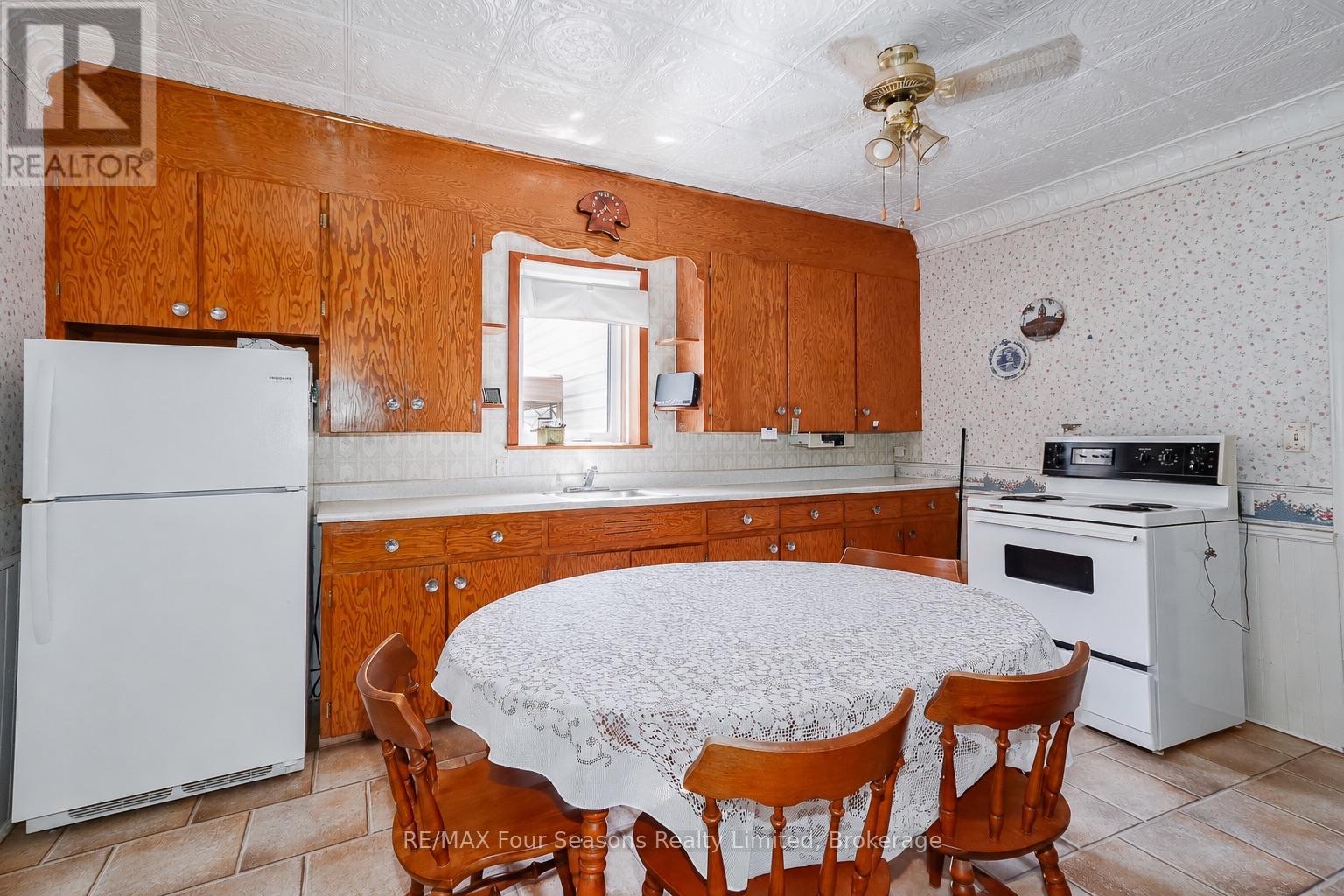 201 SUNNIDALE STREET - 12