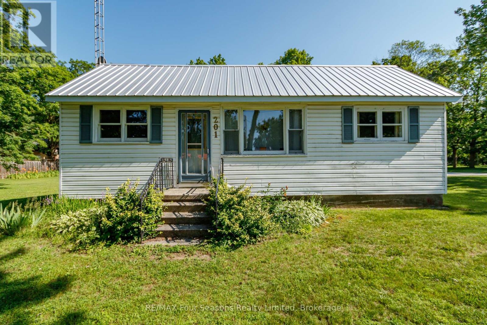 201 SUNNIDALE STREET - 30