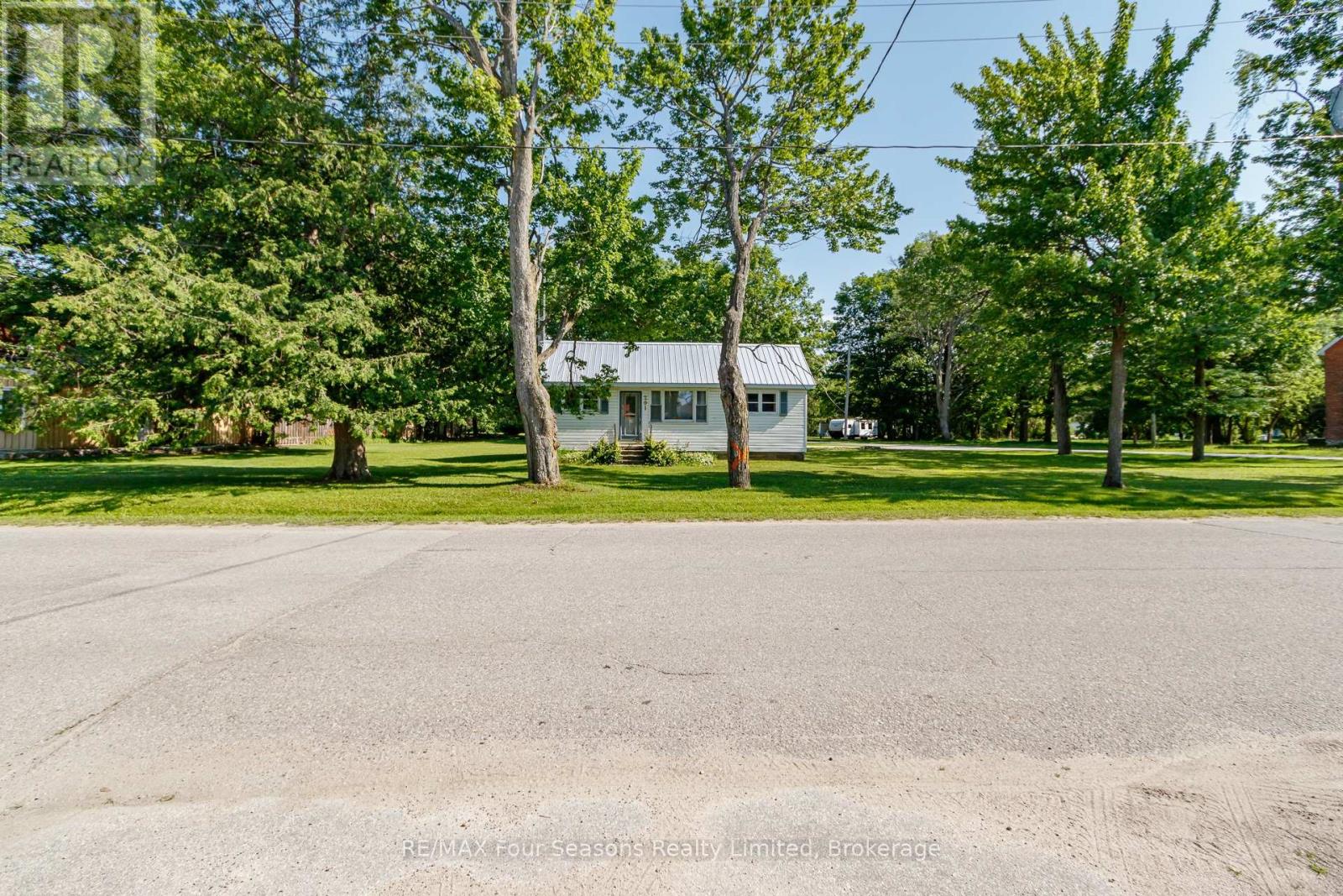 201 SUNNIDALE STREET - 4