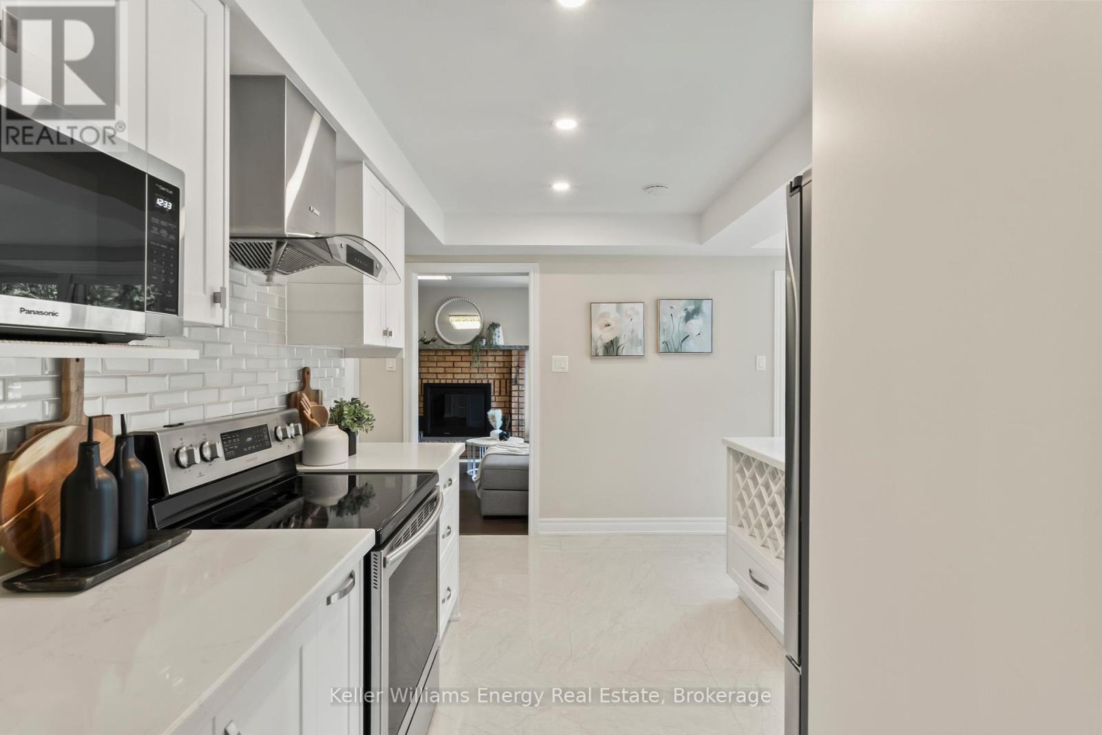 35 WILLIAM STEPHENSON DRIVE - 11