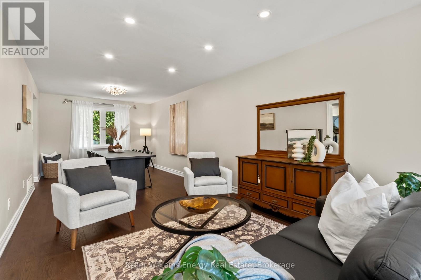 35 WILLIAM STEPHENSON DRIVE - 16