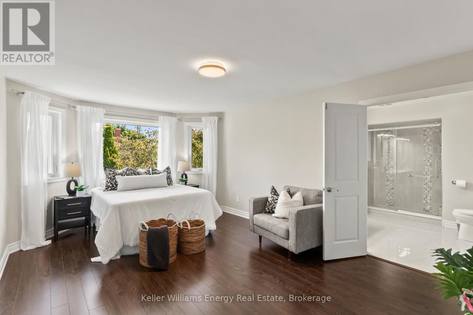 35 WILLIAM STEPHENSON DRIVE - 21