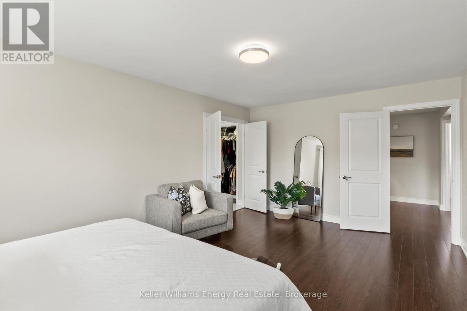 35 WILLIAM STEPHENSON DRIVE - 22
