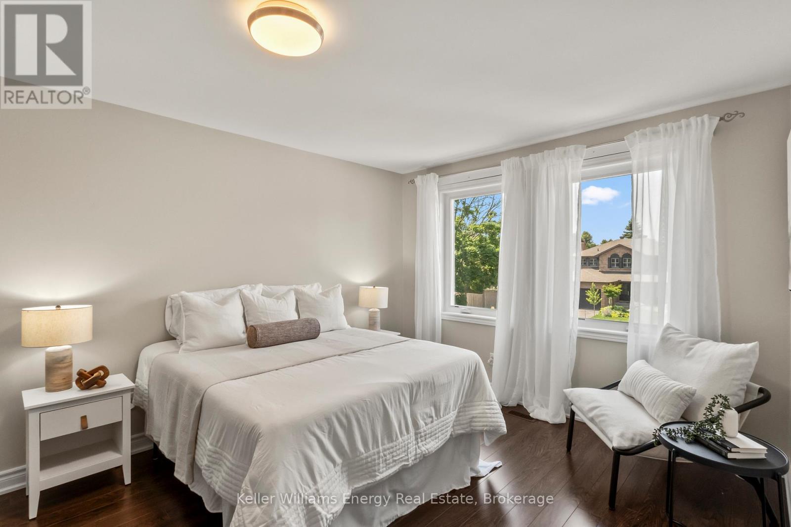 35 WILLIAM STEPHENSON DRIVE - 27
