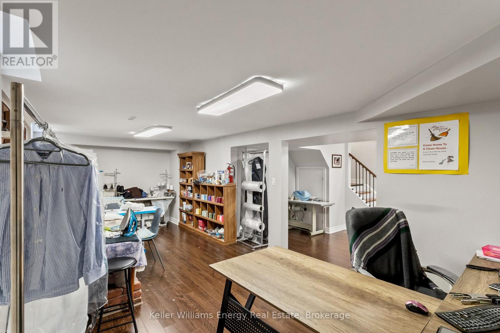 35 WILLIAM STEPHENSON DRIVE - 38