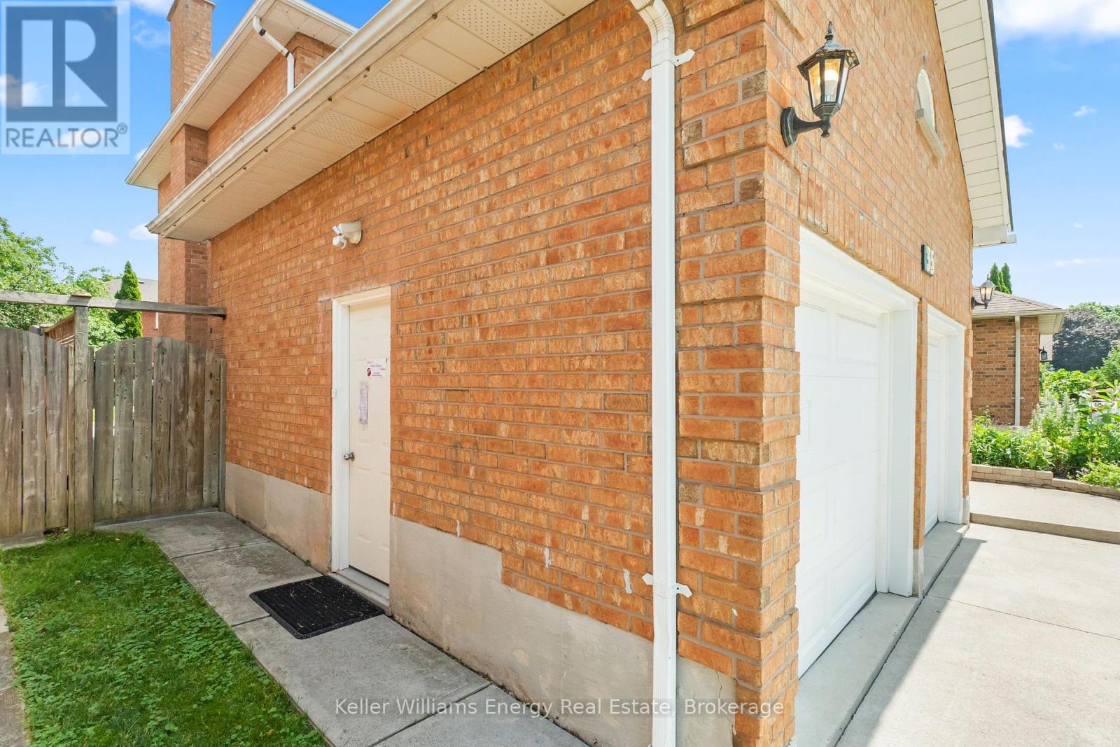 35 WILLIAM STEPHENSON DRIVE - 4
