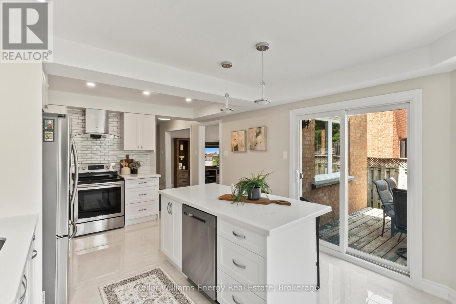 35 WILLIAM STEPHENSON DRIVE - 9