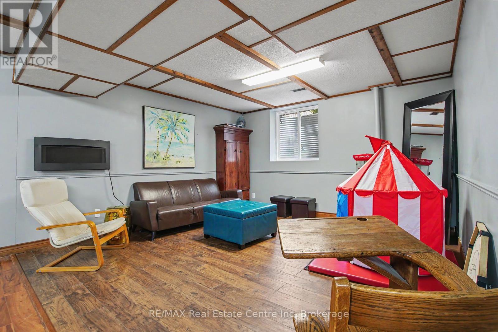 364 KRIBS STREET - 24