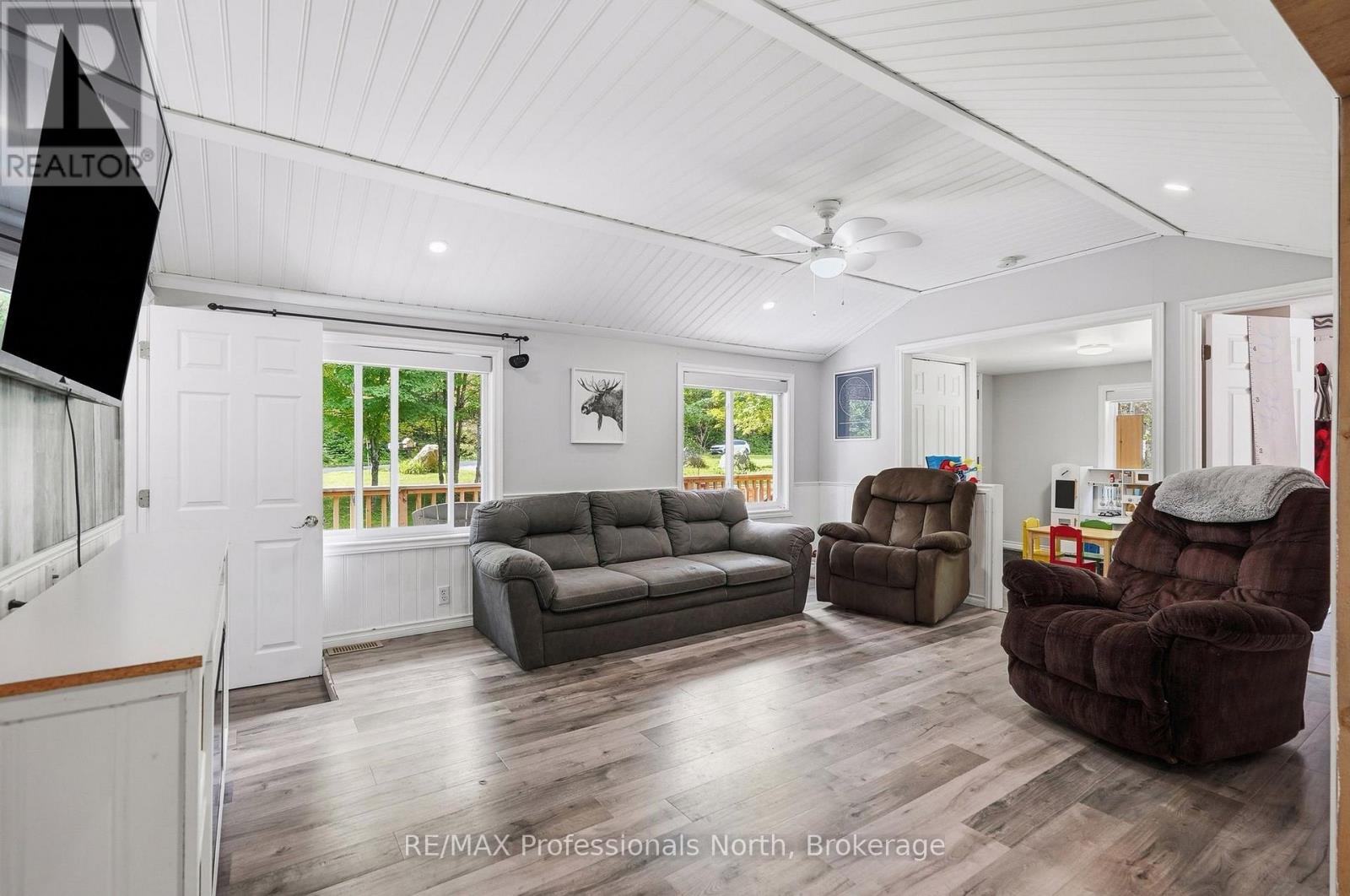 264 STEPHENSON 4 ROAD W - 11
