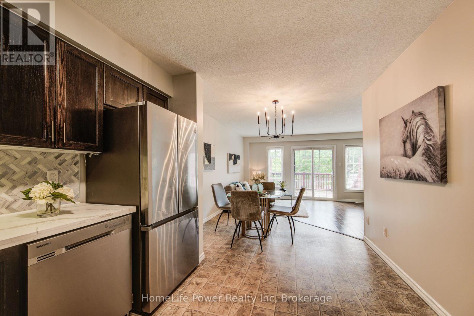 208 FEATHERSTONE CRESCENT - 11