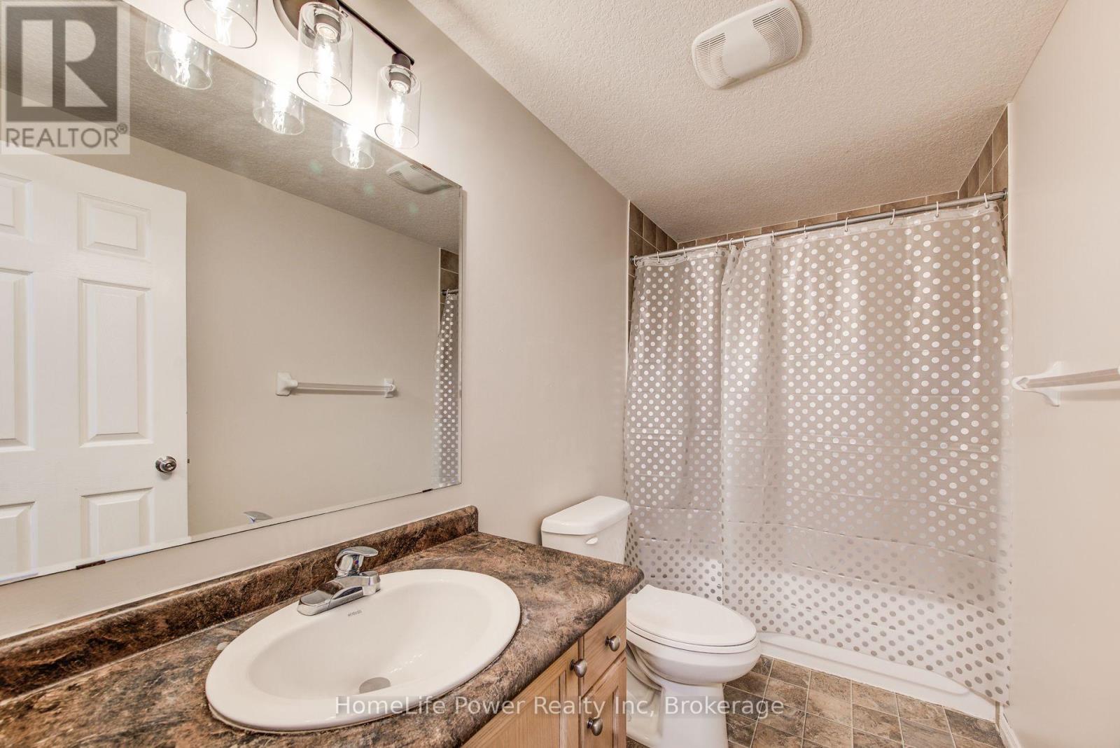 208 FEATHERSTONE CRESCENT - 19