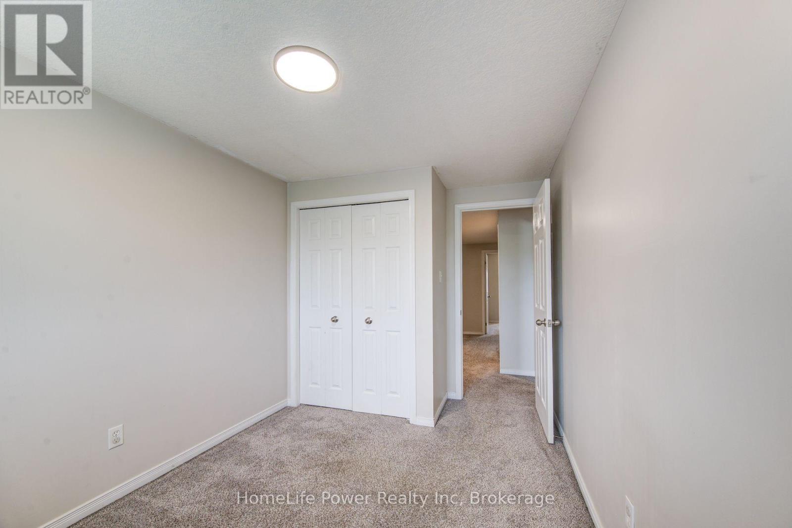 208 FEATHERSTONE CRESCENT - 23