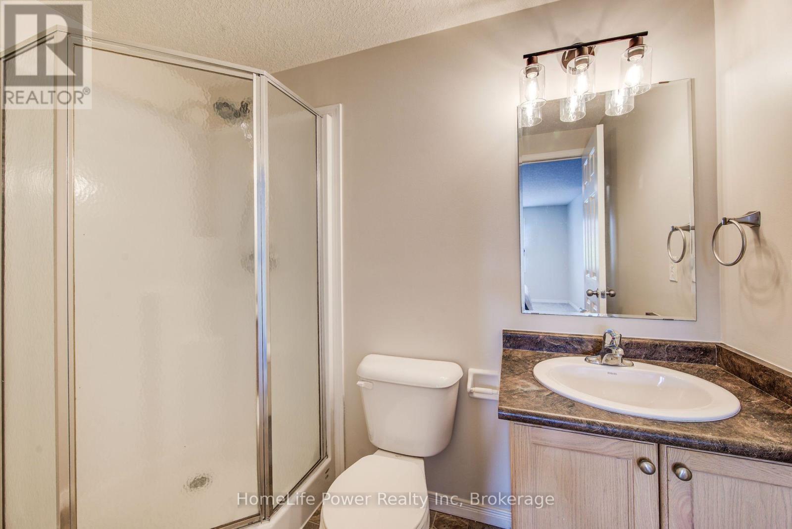 208 FEATHERSTONE CRESCENT - 28