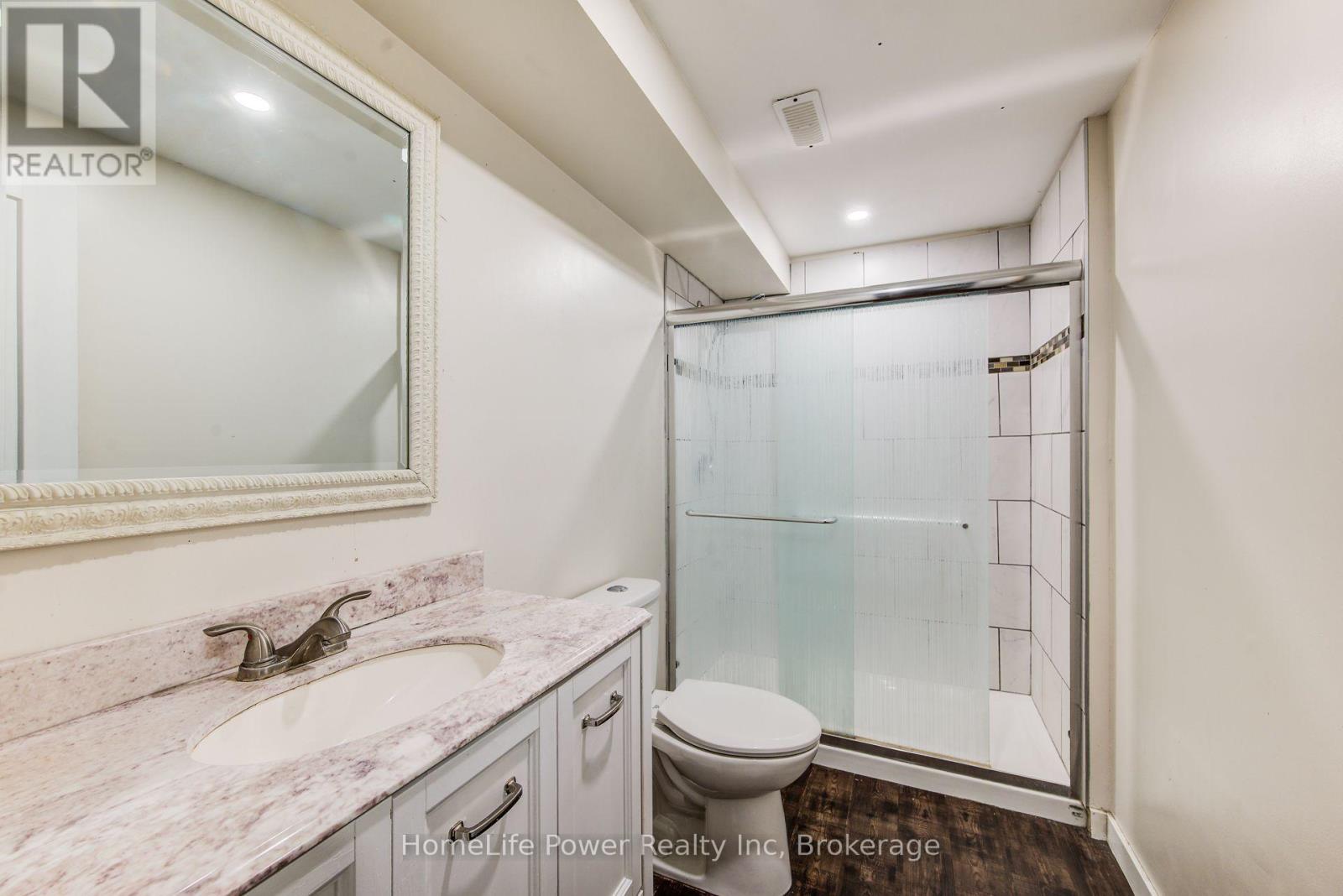 208 FEATHERSTONE CRESCENT - 34