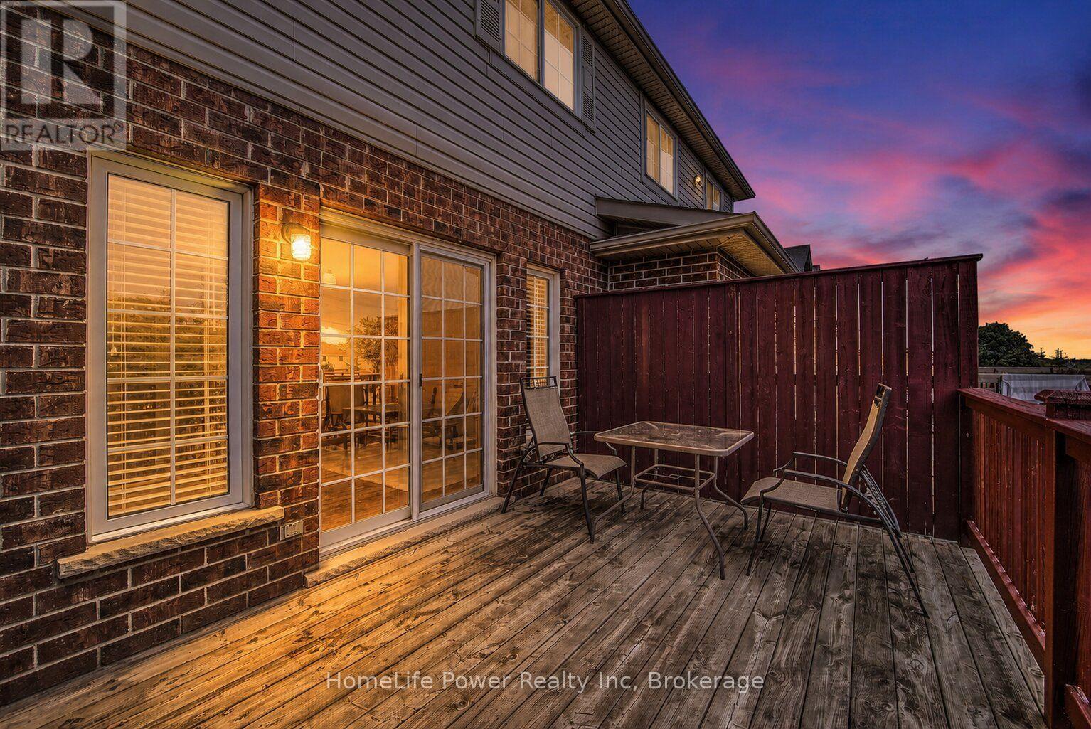 208 FEATHERSTONE CRESCENT - 39