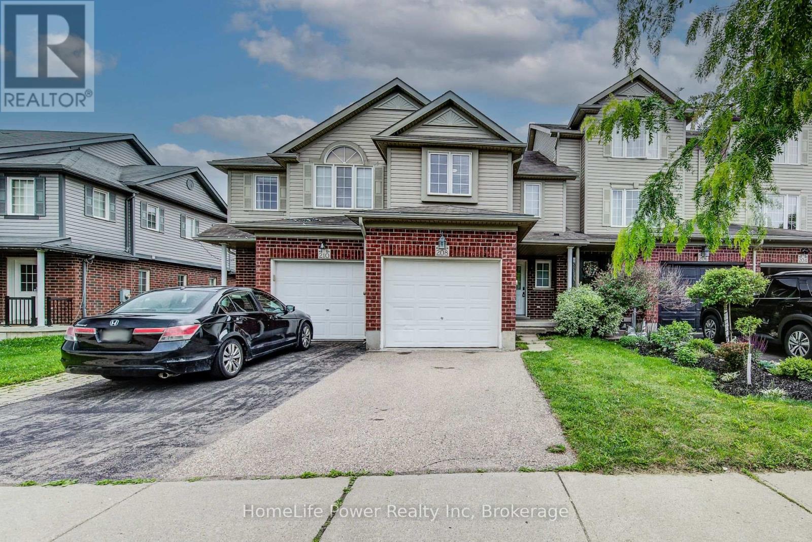 208 FEATHERSTONE CRESCENT - 43
