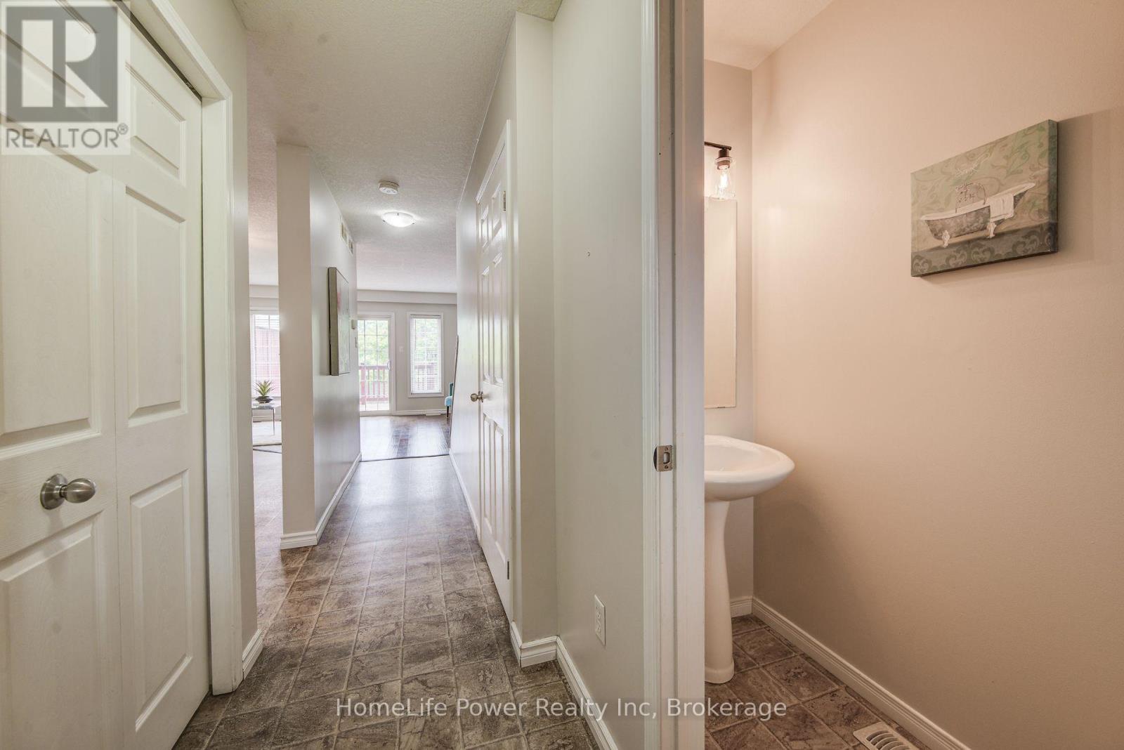 208 FEATHERSTONE CRESCENT - 5