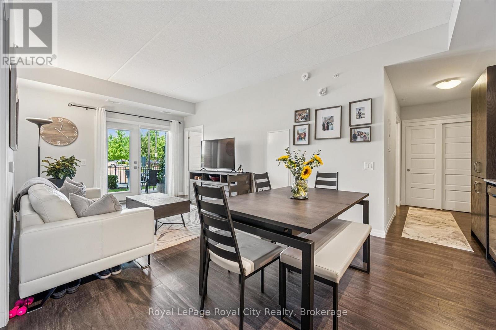 #121 35 KINGSBURY SQUARE - 10