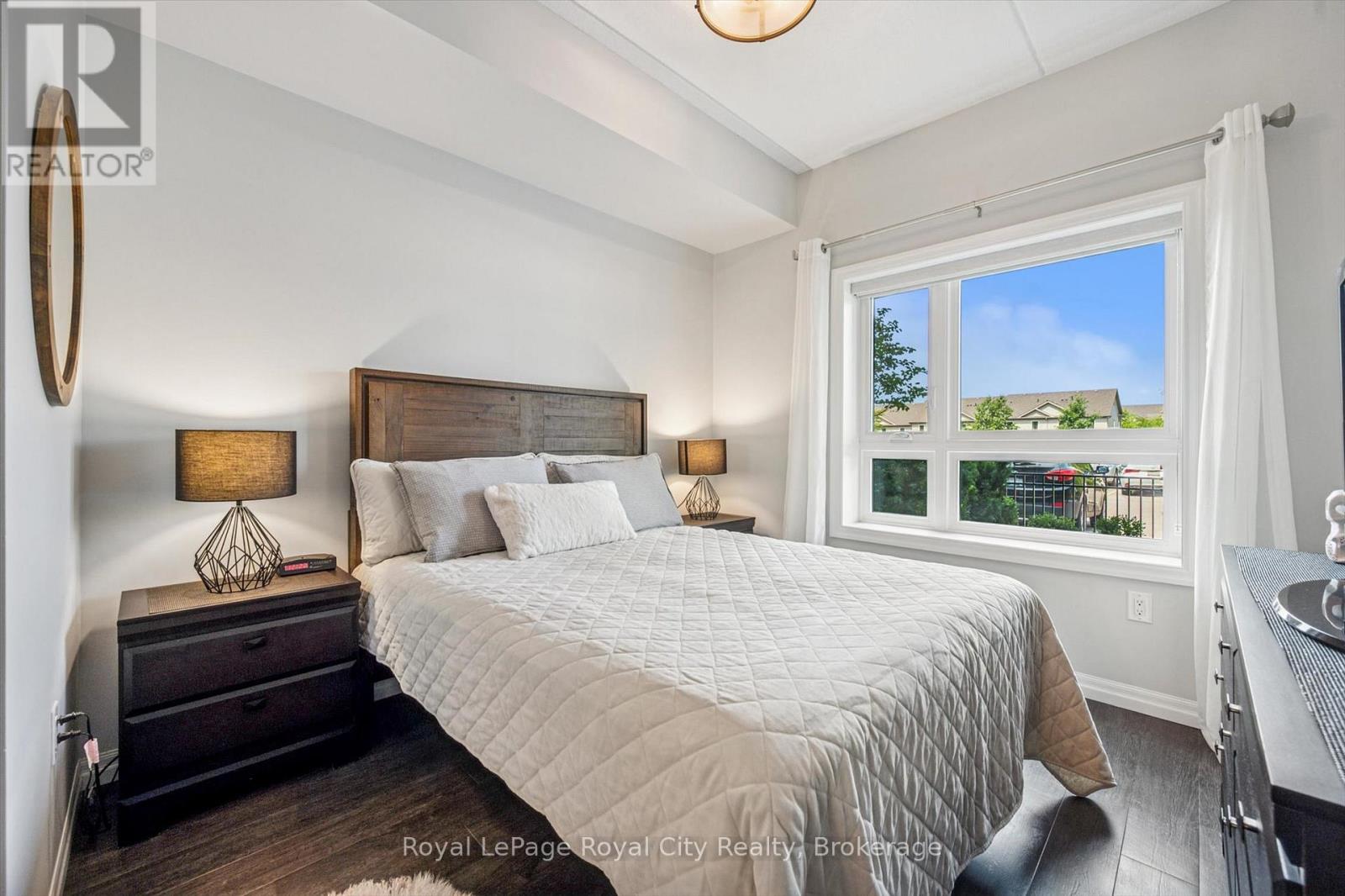 #121 35 KINGSBURY SQUARE - 19