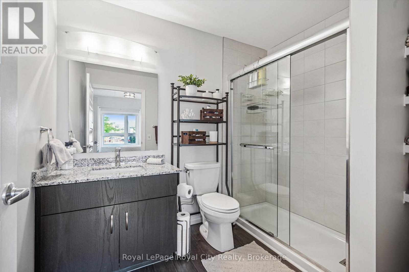 #121 35 KINGSBURY SQUARE - 22