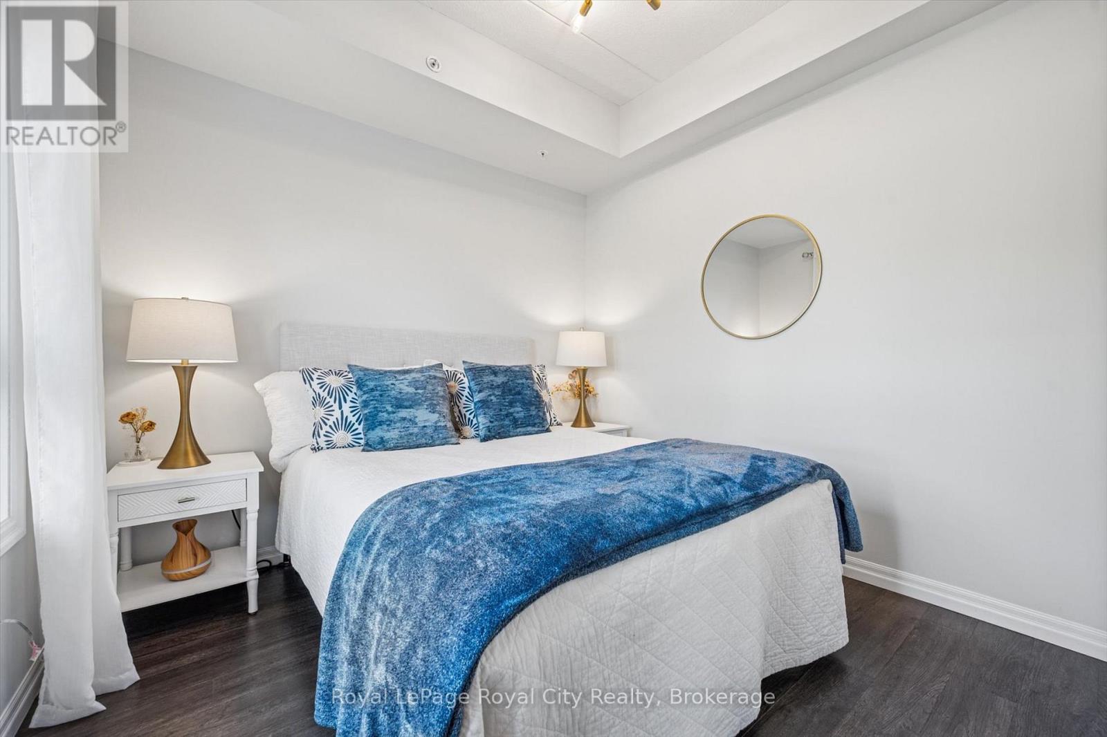#121 35 KINGSBURY SQUARE - 23