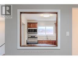 Bedroom 2 - 12 Murellen Crescent, Toronto, ON M4A2K5 Photo 6