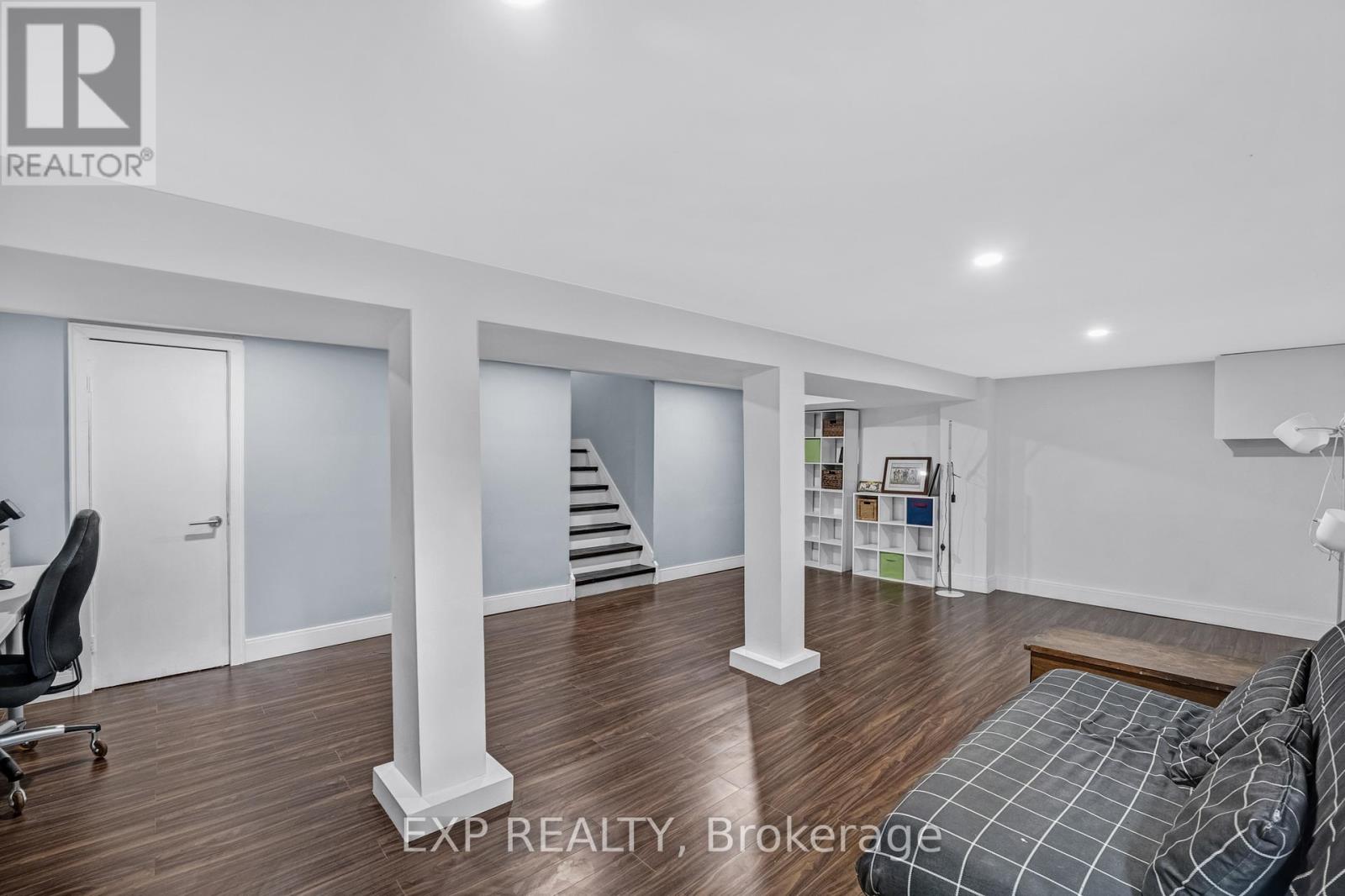 160 COTTONWOOD DRIVE - 32