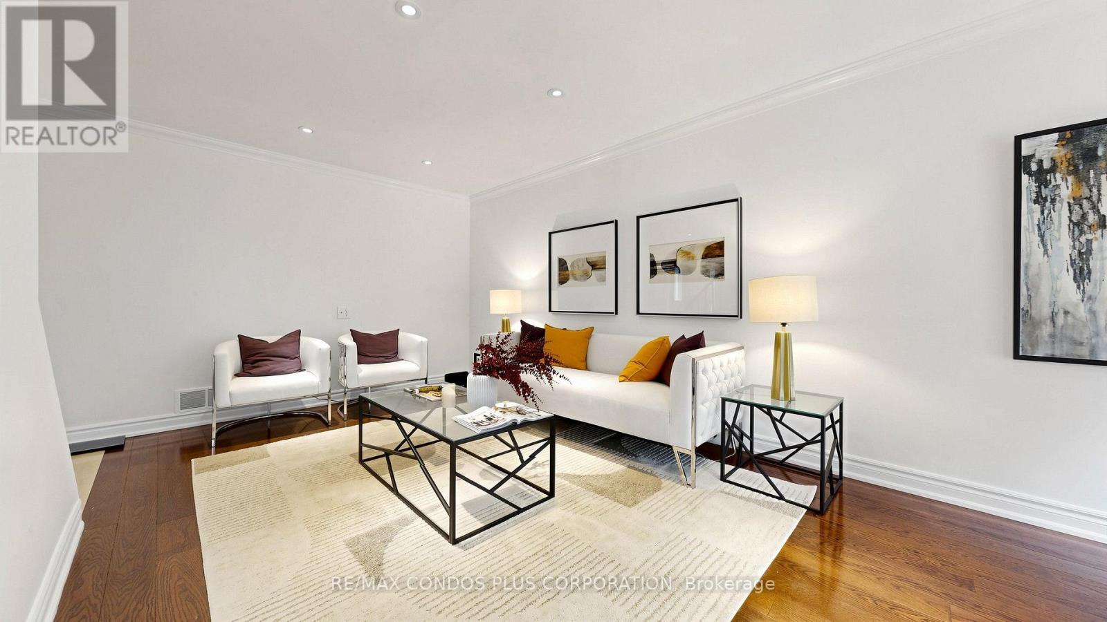 22 DENLOW BOULEVARD - 12