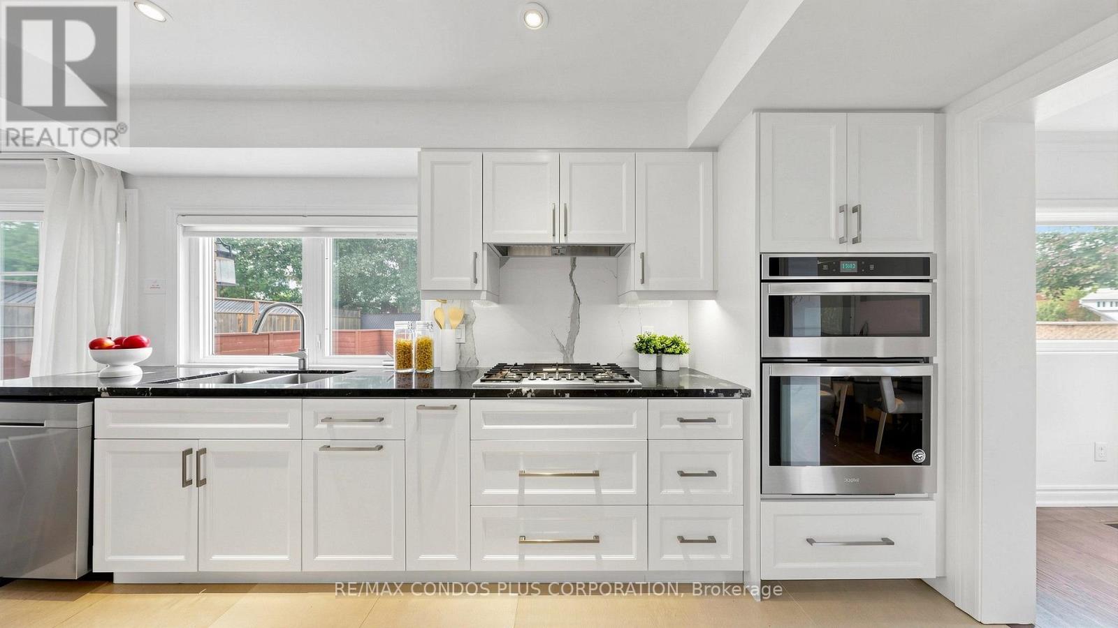 22 DENLOW BOULEVARD - 15