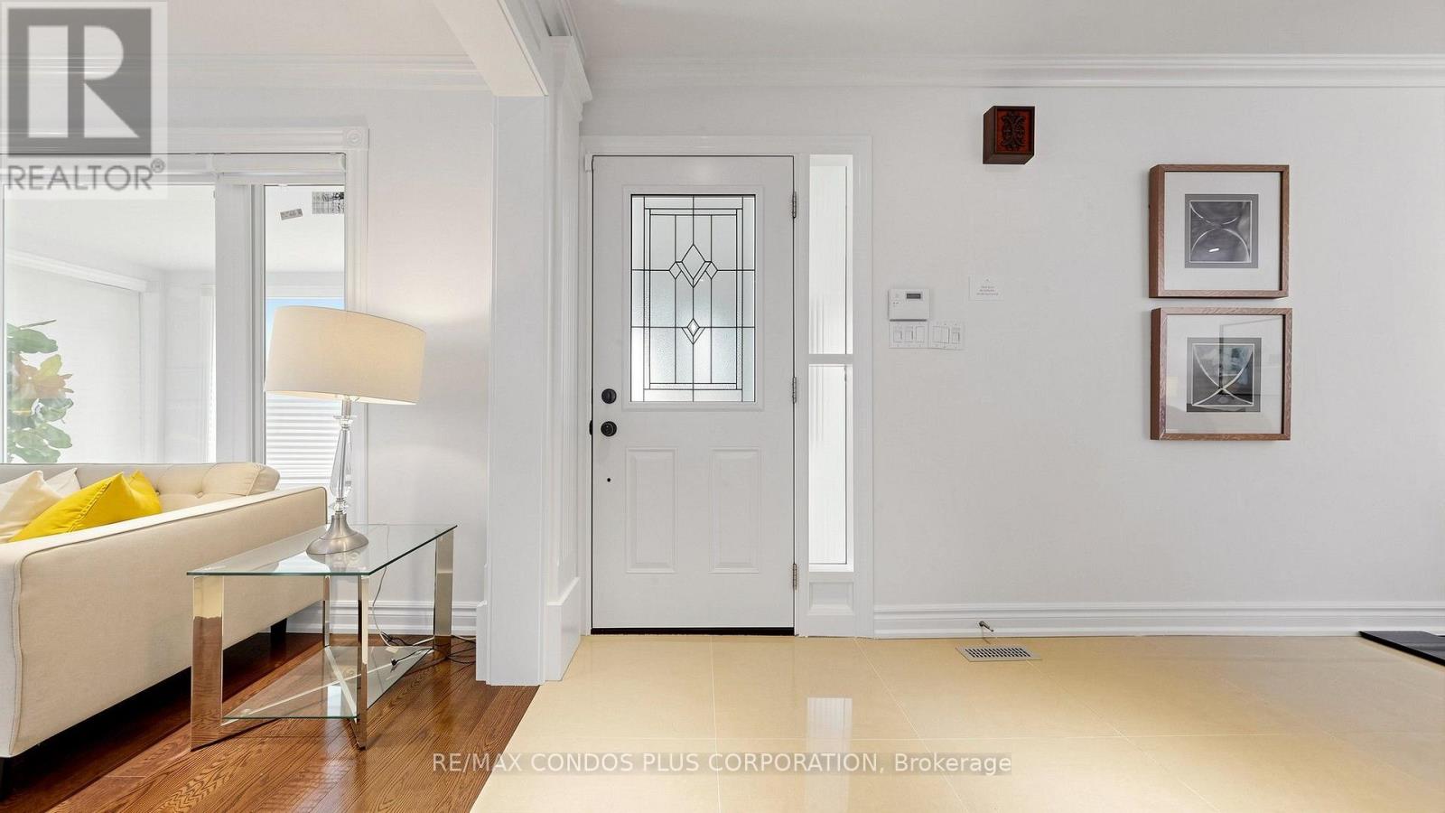 22 DENLOW BOULEVARD - 18
