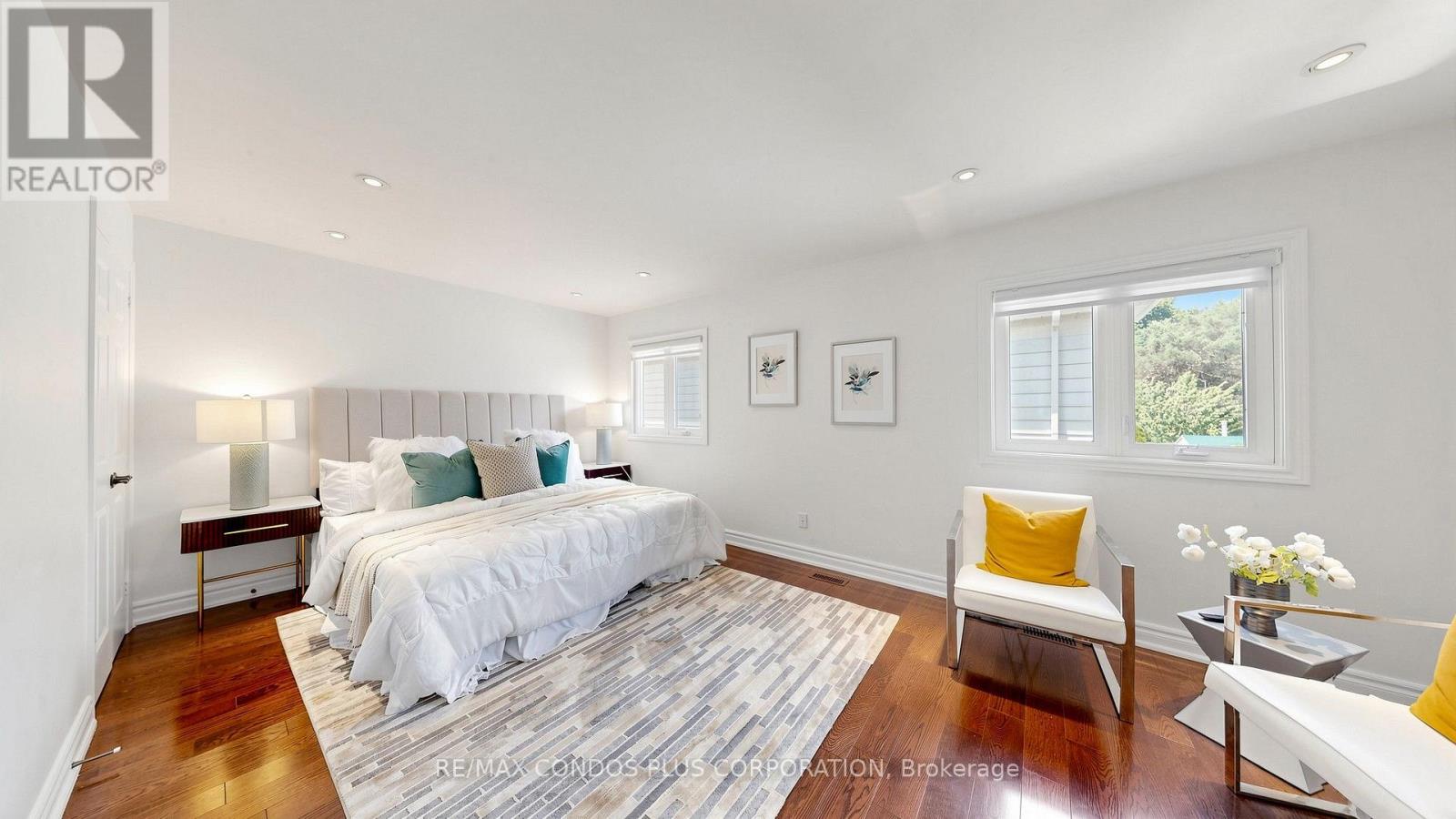 22 DENLOW BOULEVARD - 21