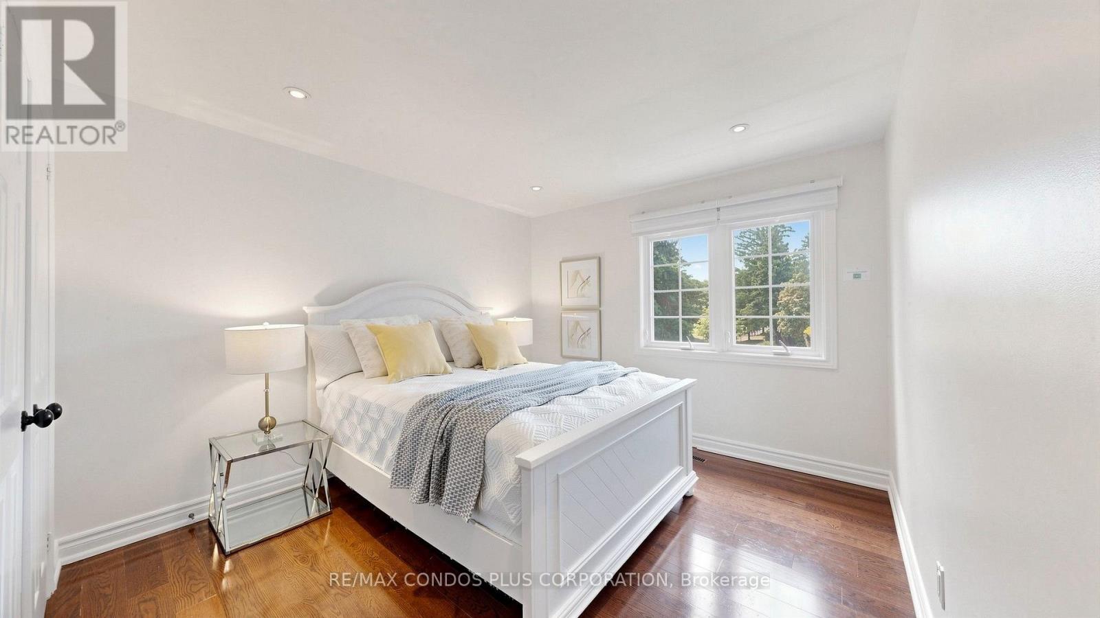 22 DENLOW BOULEVARD - 25