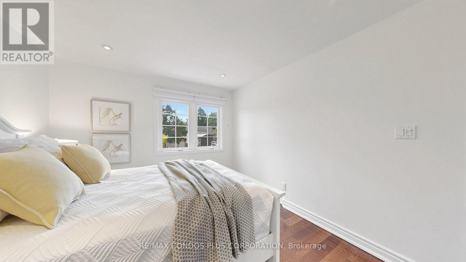 22 DENLOW BOULEVARD - 27