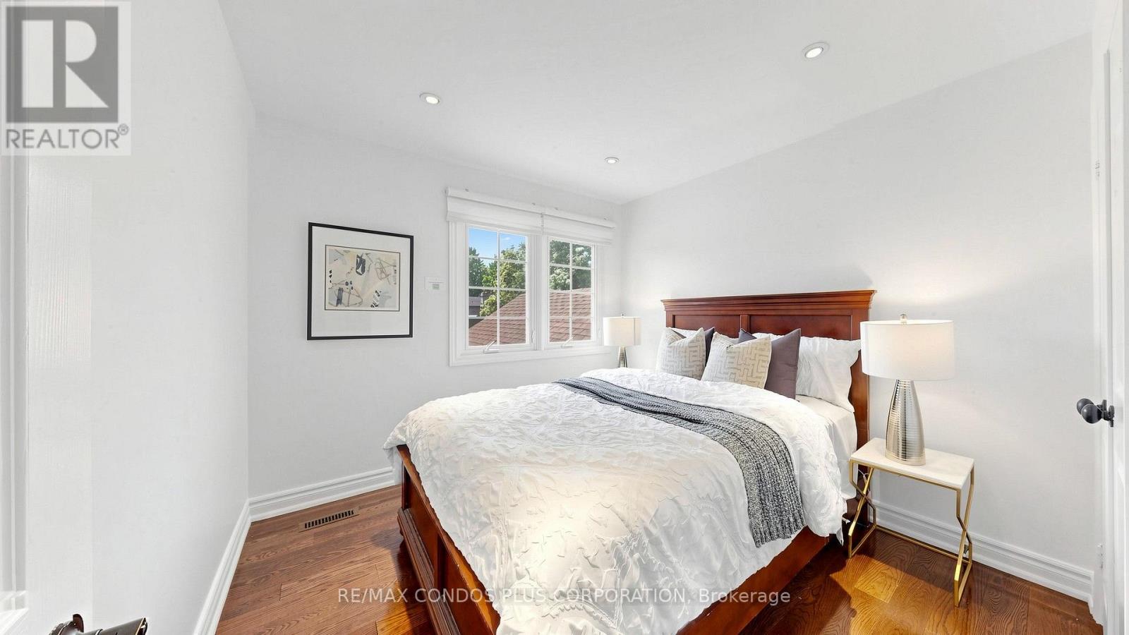 22 DENLOW BOULEVARD - 29