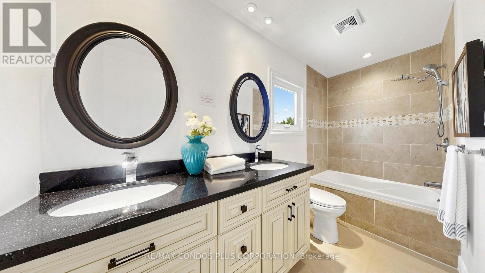 22 DENLOW BOULEVARD - 32