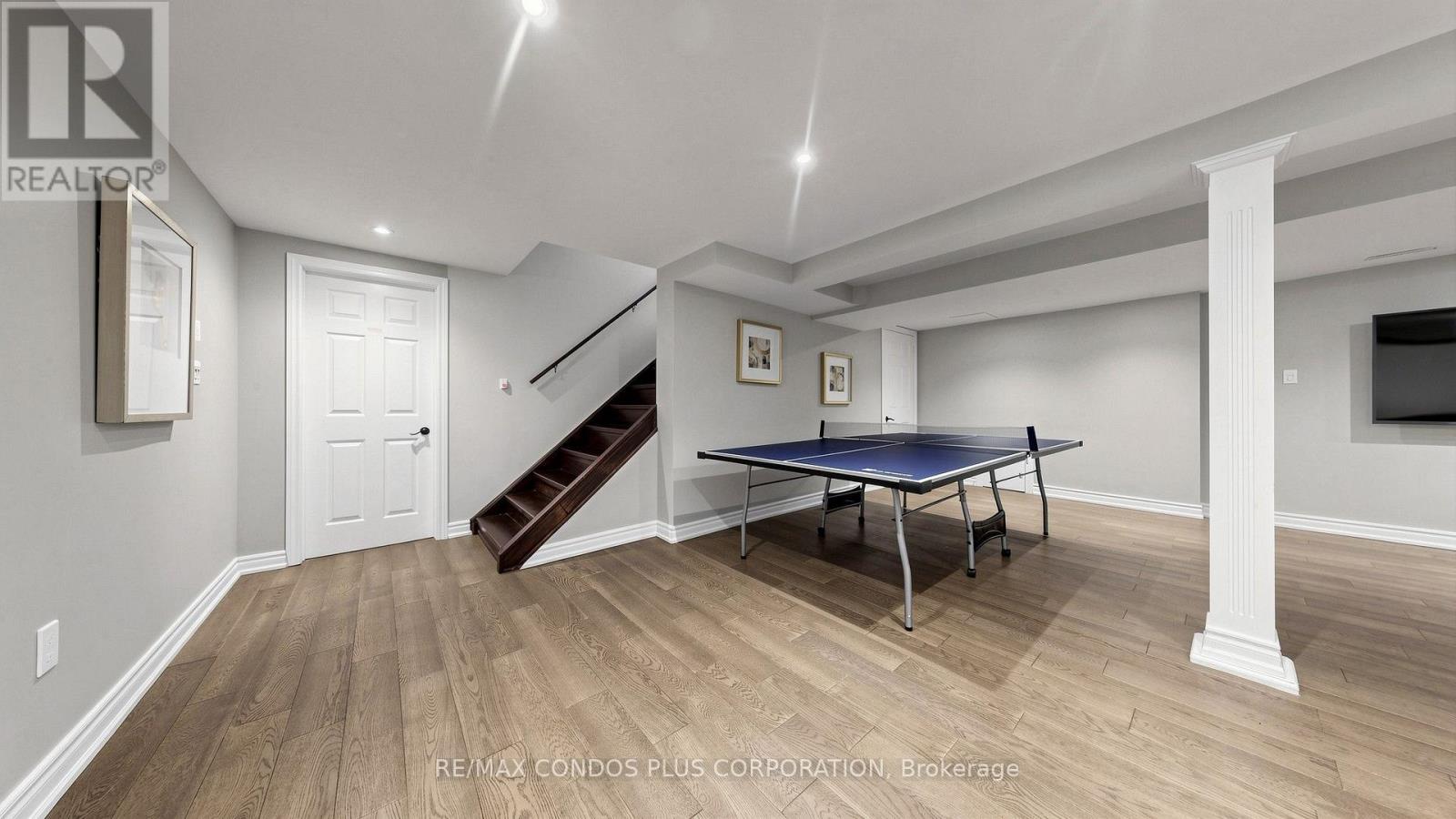 22 DENLOW BOULEVARD - 35