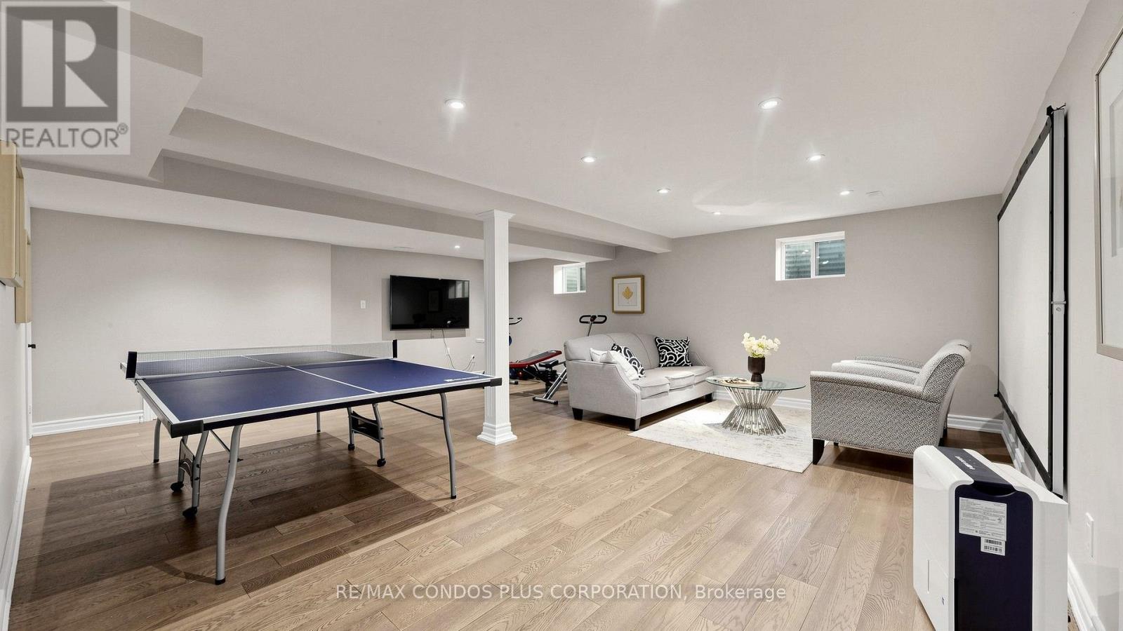 22 DENLOW BOULEVARD - 36