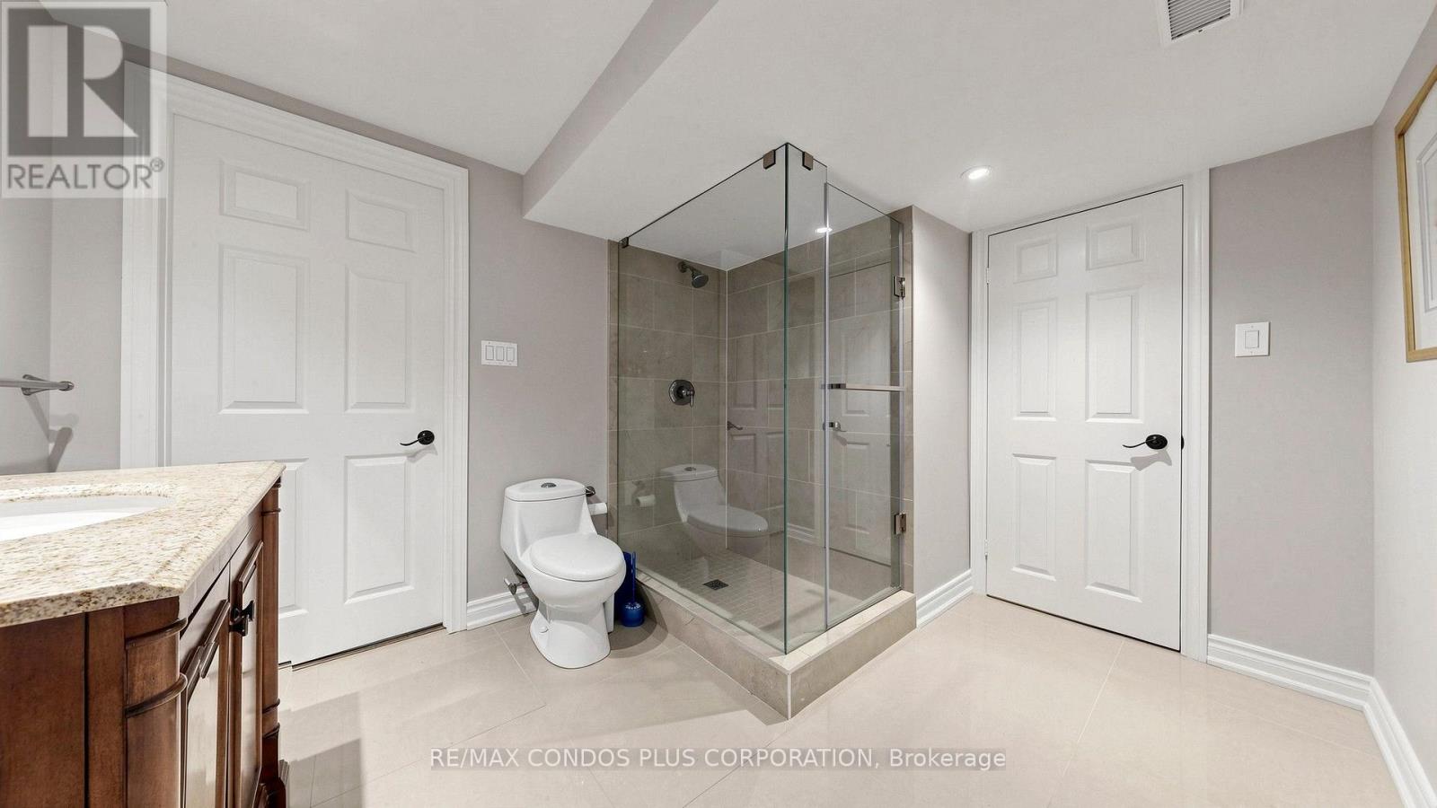 22 DENLOW BOULEVARD - 39