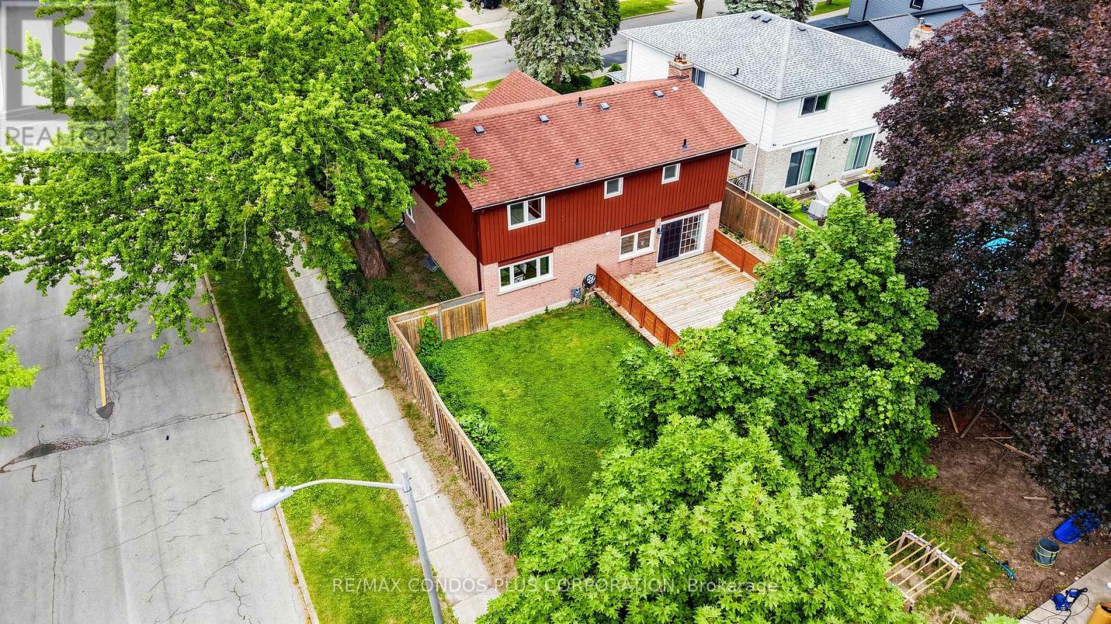 22 DENLOW BOULEVARD - 44