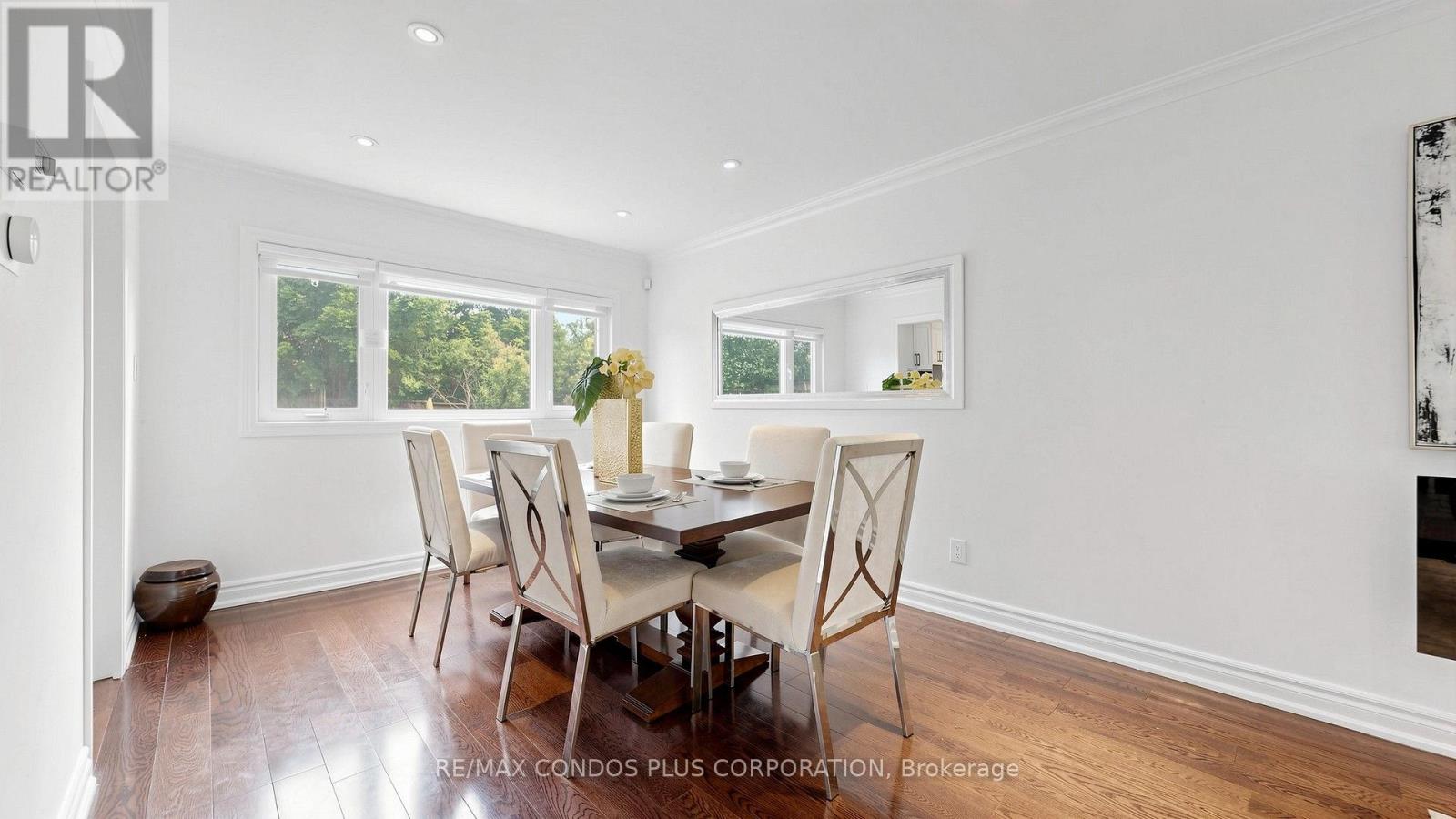 22 DENLOW BOULEVARD - 9